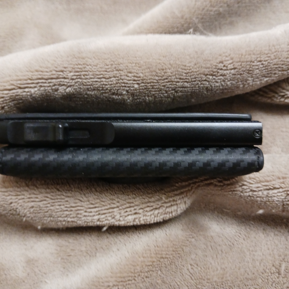 Sleek Black Wallet And Card Holder, Airtag Compatible - Picture 2 of 8